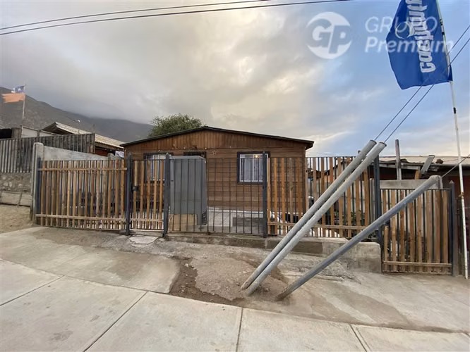 Casa en venta de 2 dorm. en La Higuera