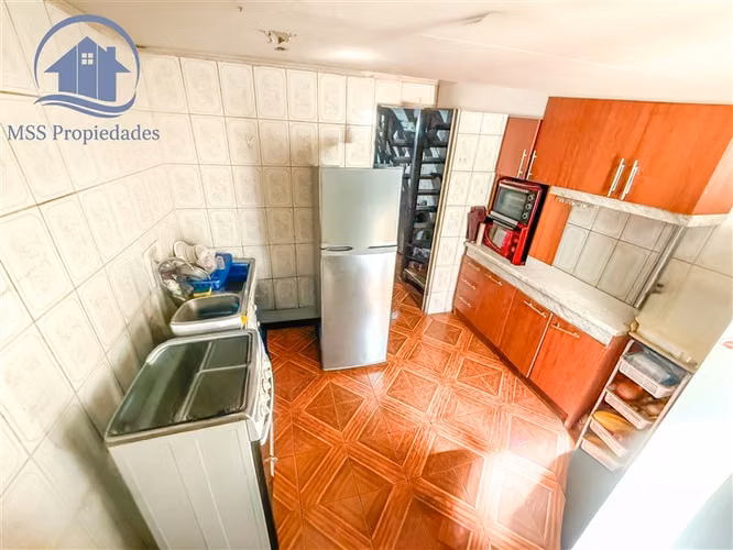 Oportunidad en La Florida Casa 2D/1B Metro lo Quillayes