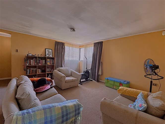 Venta de Casa en La Florida, 1000 m2, piscina próximo- Metro