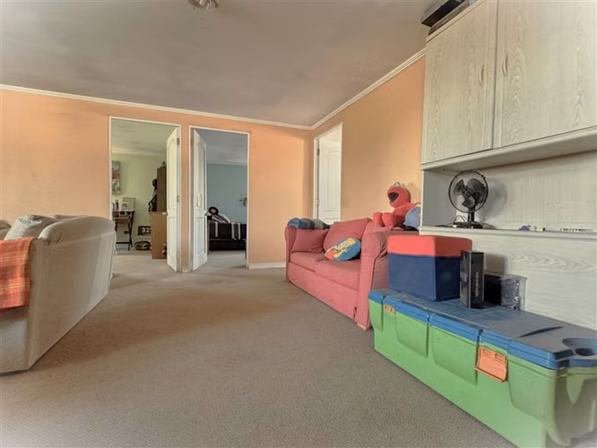Venta de Casa en La Florida, 1000 m2, piscina próximo- Metro