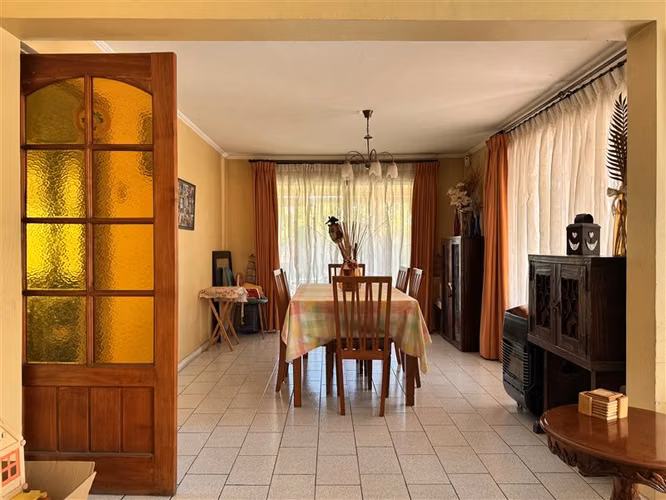 Venta de Casa en La Florida, 1000 m2, piscina próximo- Metro