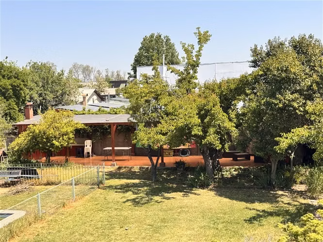 Venta de Casa en La Florida, 1000 m2, piscina próximo- Metro