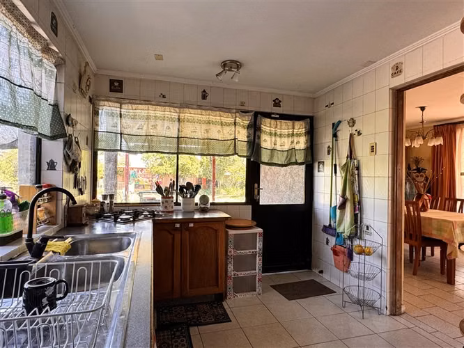 Venta de Casa en La Florida, 1000 m2, piscina próximo- Metro