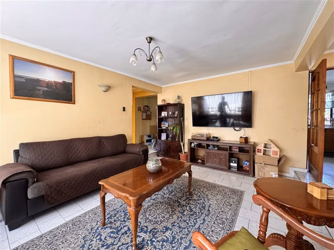 Venta de Casa en La Florida, 1000 m2, piscina próximo- Metro