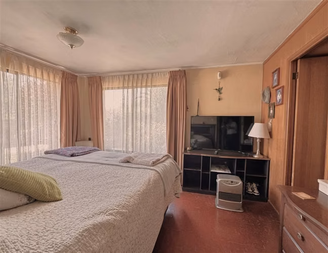 Venta de Casa en La Florida, 1000 m2, piscina próximo- Metro