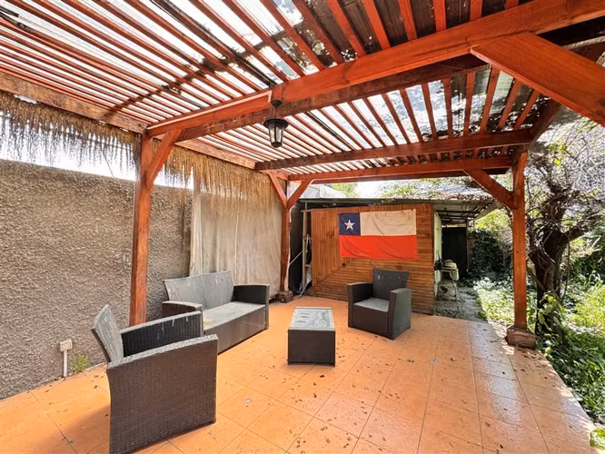 Venta de Casa en La Florida, 1000 m2, piscina próximo- Metro
