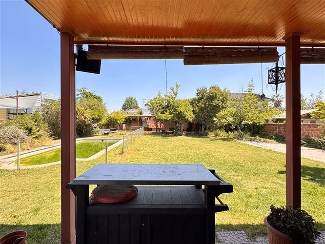 Venta de Casa en La Florida, 1000 m2, piscina próximo- Metro