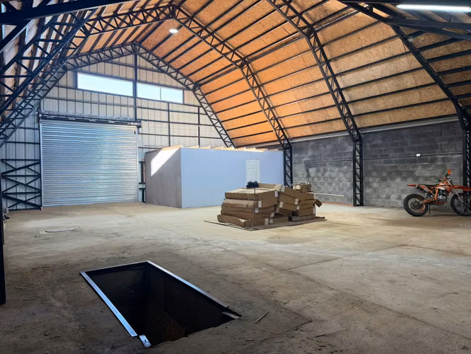 BODEGA NUEVA CON OFICINA SECTOR TECHO PARA TODOSS
