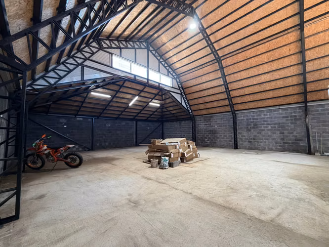 BODEGA NUEVA CON OFICINA SECTOR TECHO PARA TODOSS