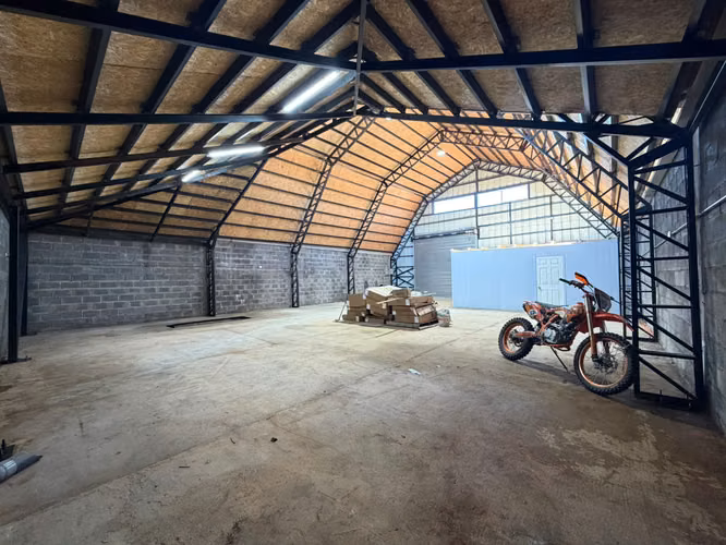 BODEGA NUEVA CON OFICINA SECTOR TECHO PARA TODOSS