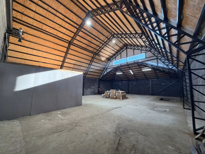 BODEGA NUEVA CON OFICINA SECTOR TECHO PARA TODOSS