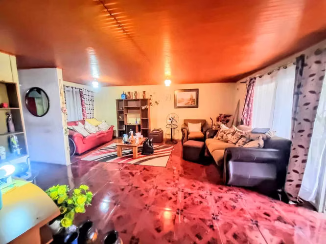 Casa en oferta! 4D/2B solo al contado (174016)