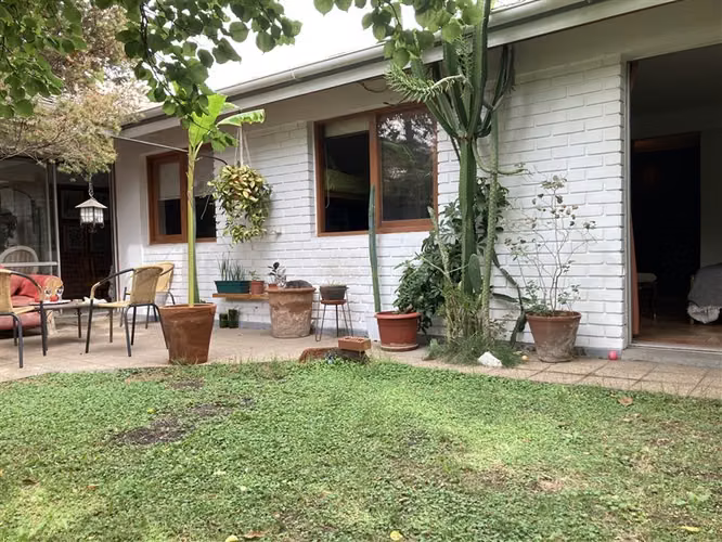 CASA EN VENTA en Las Condes 3 Dormitorios 2 Estacionamientos