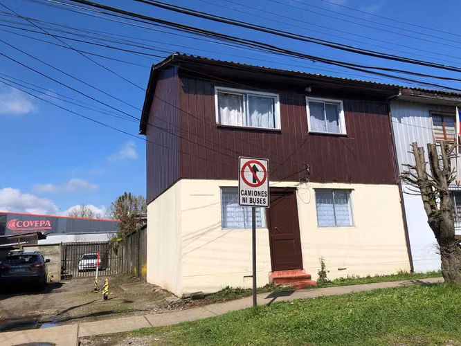 CASA EN PRIMITIVO FUENTES, POBLACION PERU