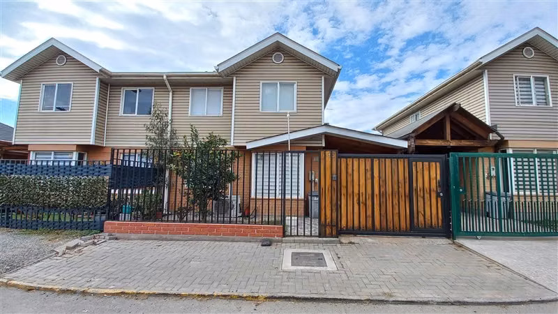 Casa en venta de 3d 3b, 2 estac. Ciudad del Sol, Puente Alto