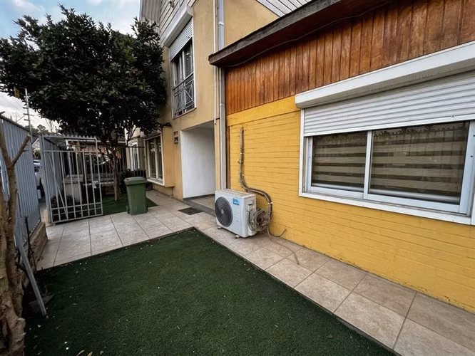Casa en arriendo de 5 dorm. en Maipú