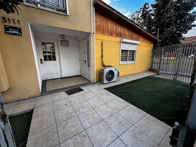 Casa en arriendo de 5 dorm. en Maipú