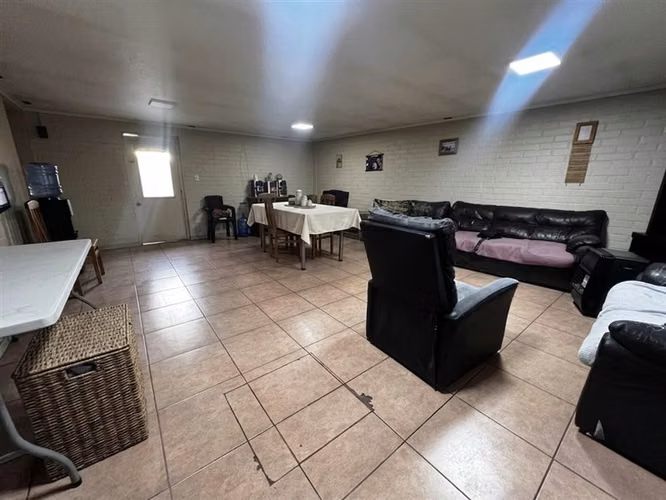 Casa en arriendo de 5 dorm. en Maipú