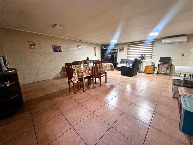 Casa en arriendo de 5 dorm. en Maipú