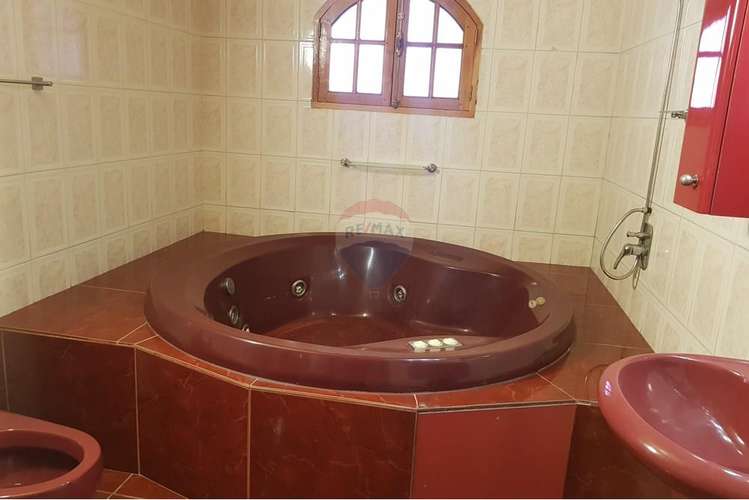 Se vende casa con piscina en conchalí - Imagen 26