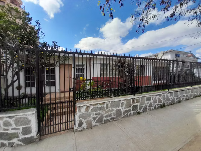Pleno Centro Casa con Oficina Anexa (174087) - Imagen 3