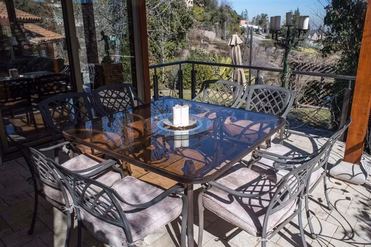 Venta Casa en las Condes Quinchamalí, 1200 m2, Piscina