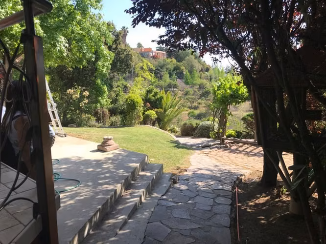 Venta Casa en las Condes Quinchamalí, 1200 m2, Piscina
