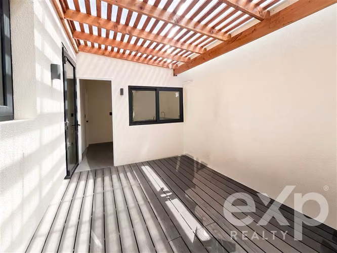 Casa en venta de 4 dorm. en Vitacura