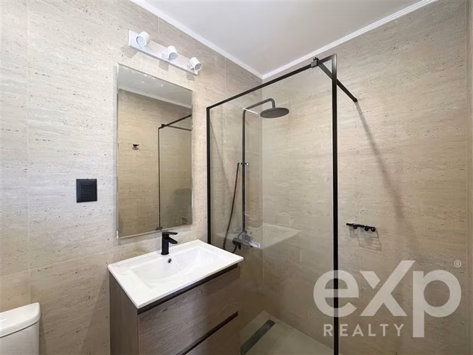 Casa en venta de 4 dorm. en Vitacura