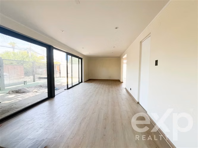 Casa en venta de 4 dorm. en Vitacura
