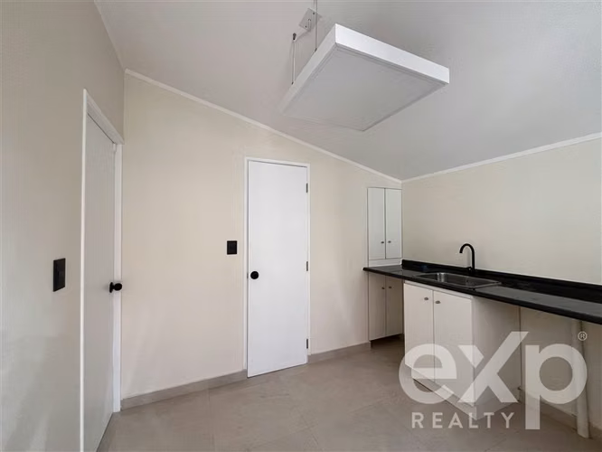 Casa en venta de 4 dorm. en Vitacura