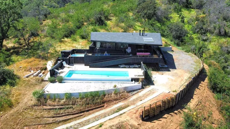 Venta amplia loft con jardín y piscina en Olmué (173907)