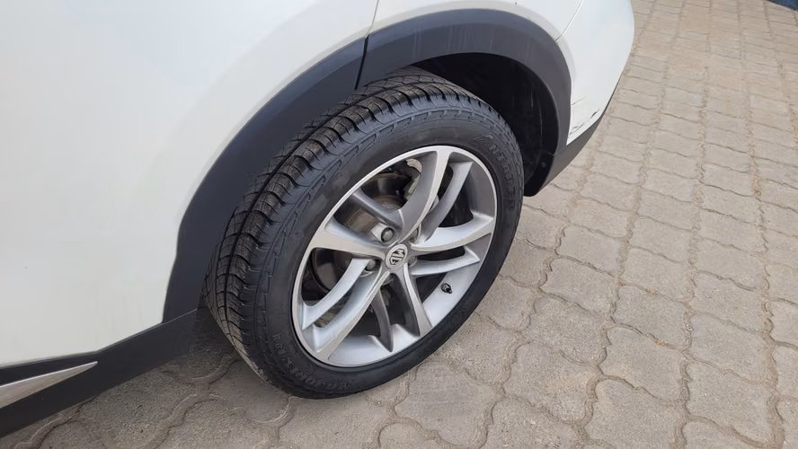MG HS DLX 1.5 FULL AUT. 1.5 • 4x2 • Automática • 2023