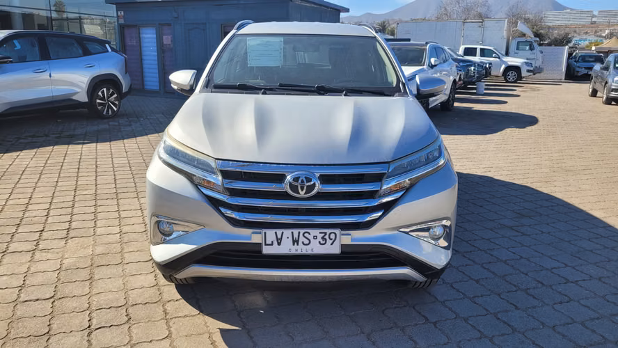Toyota RUSH XLT 1.5 FULL MEC. 1.5 • 4x2 • Mecánica • 2021