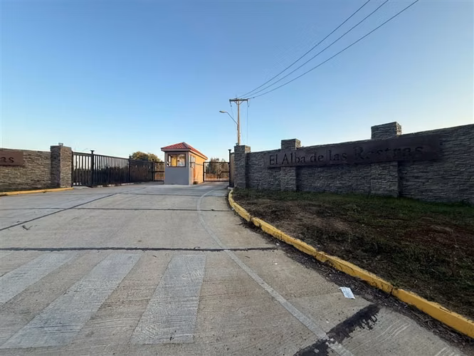 PARCELA EN CONDOMINIO PRIVADO LAS RASTRAS