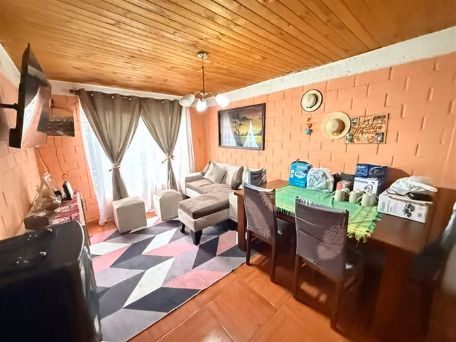 CASA EN VENTA CERCANA A U. CATÓLICA DEL MAULE