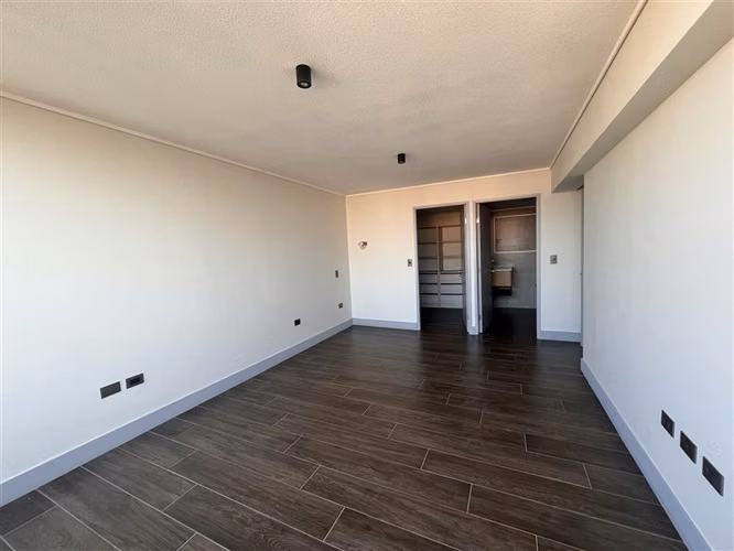 ¡Espectacular departamento remodelado en venta, Las Condes! - Imagen 16
