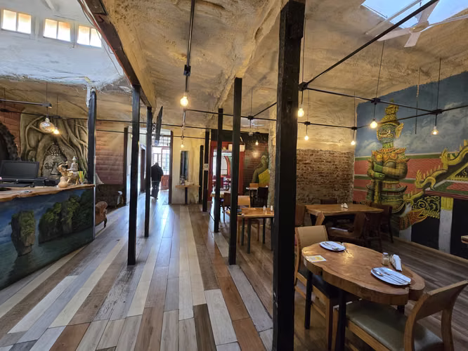 ARRIENDO RESTAURANT EQUIPADO EN HUERFANOS - GARCIA REYES (Sin patente Alcoholes)