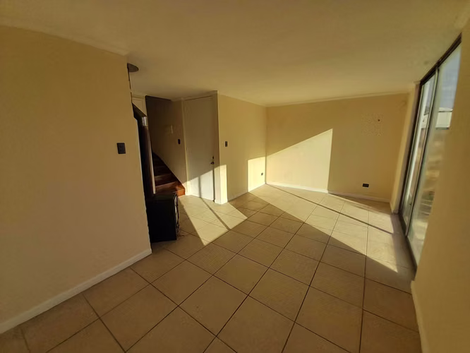 Casa de 2 Pisos, 3 Dormitorios, 2 Baños (174184) - Imagen 5