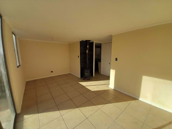Casa de 2 Pisos, 3 Dormitorios, 2 Baños (174184)