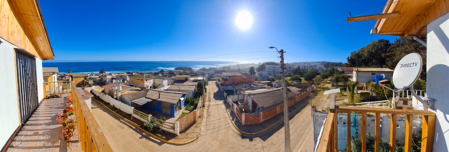 Casa en condominio cerrado a pasos de la playa El Tabito / 4 dormitorios + 2 baños