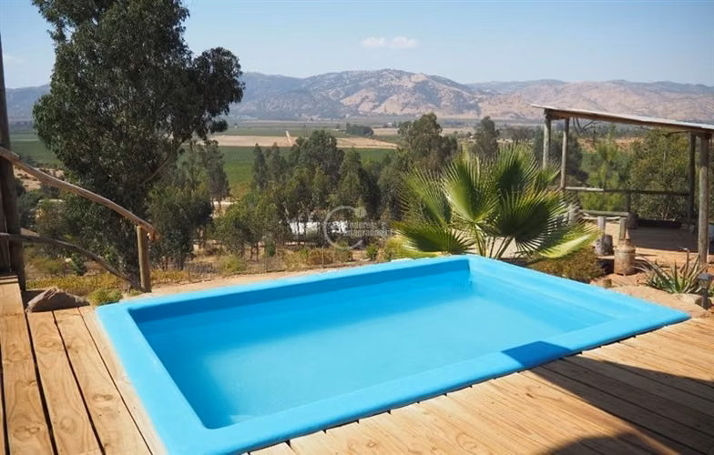 Casa y cabaña en venta en Lolol