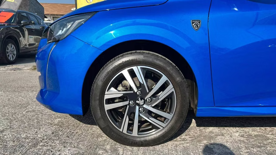Peugeot 208 Puretech 100 1.2 MT HB 5P (2022)