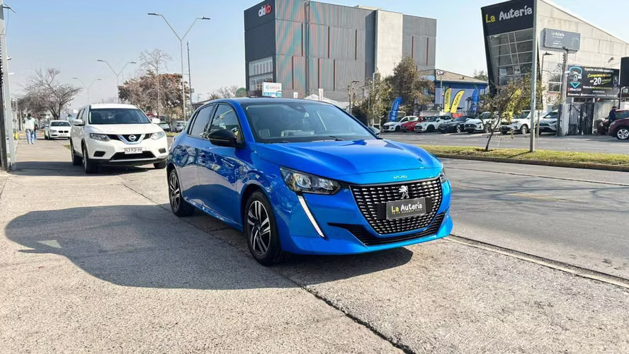 Peugeot 208 Puretech 100 1.2 MT HB 5P (2022)
