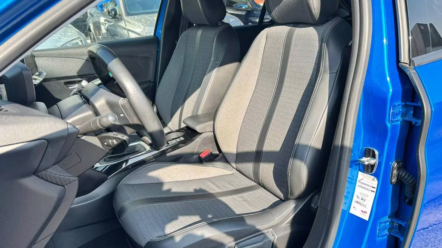 Peugeot 208 Puretech 100 1.2 MT HB 5P (2022)