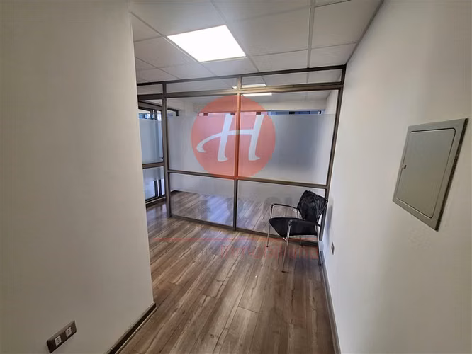 Oficina en arriendo Edificio Uno-K,Temuco 3 privados + estac - Imagen 14