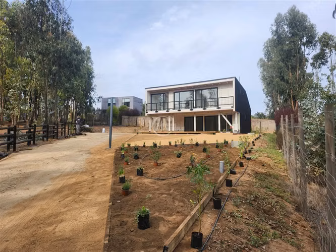 Casa en venta de 3 dorm. en Maitencillo Condominio