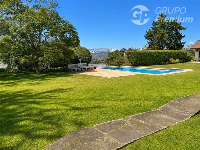 Exclusiva y amplia propiedad con dos casas Los Pinos Reñaca