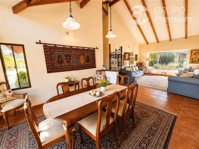 Exclusiva y amplia propiedad con dos casas Los Pinos Reñaca