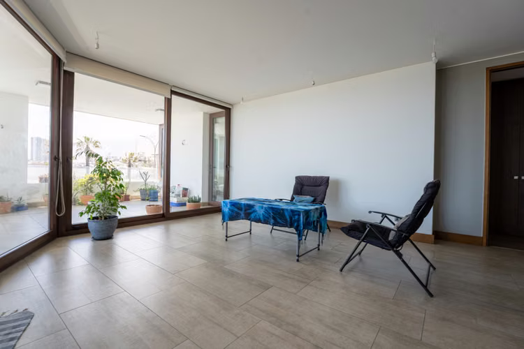 Venta Excelente Departamento . Edificio Barrio Parque.